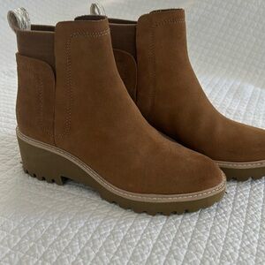 Dolce Vita brown booties 6.5